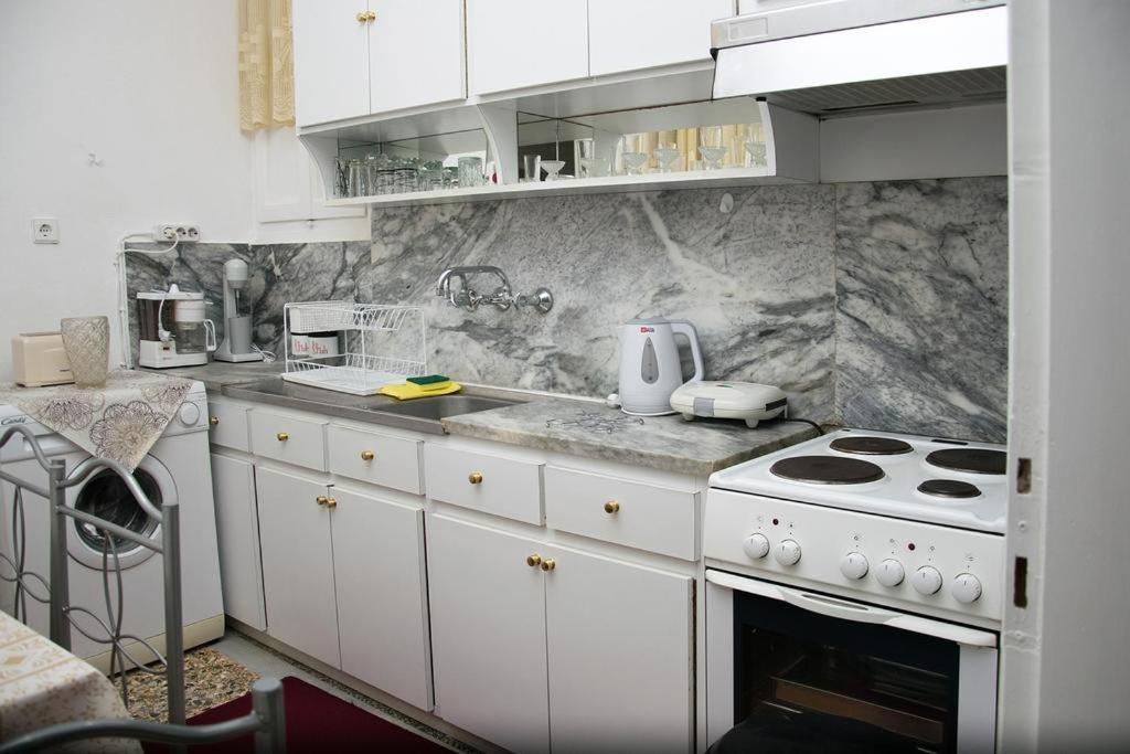 Anais Apartment Néa Péramos Zewnętrze zdjęcie